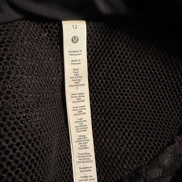 Lululemon StretchSeal Sleet Street Long Jacker - Picture 4 of 12